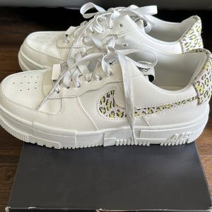 Nike Air force1 Pixel SE Leopard